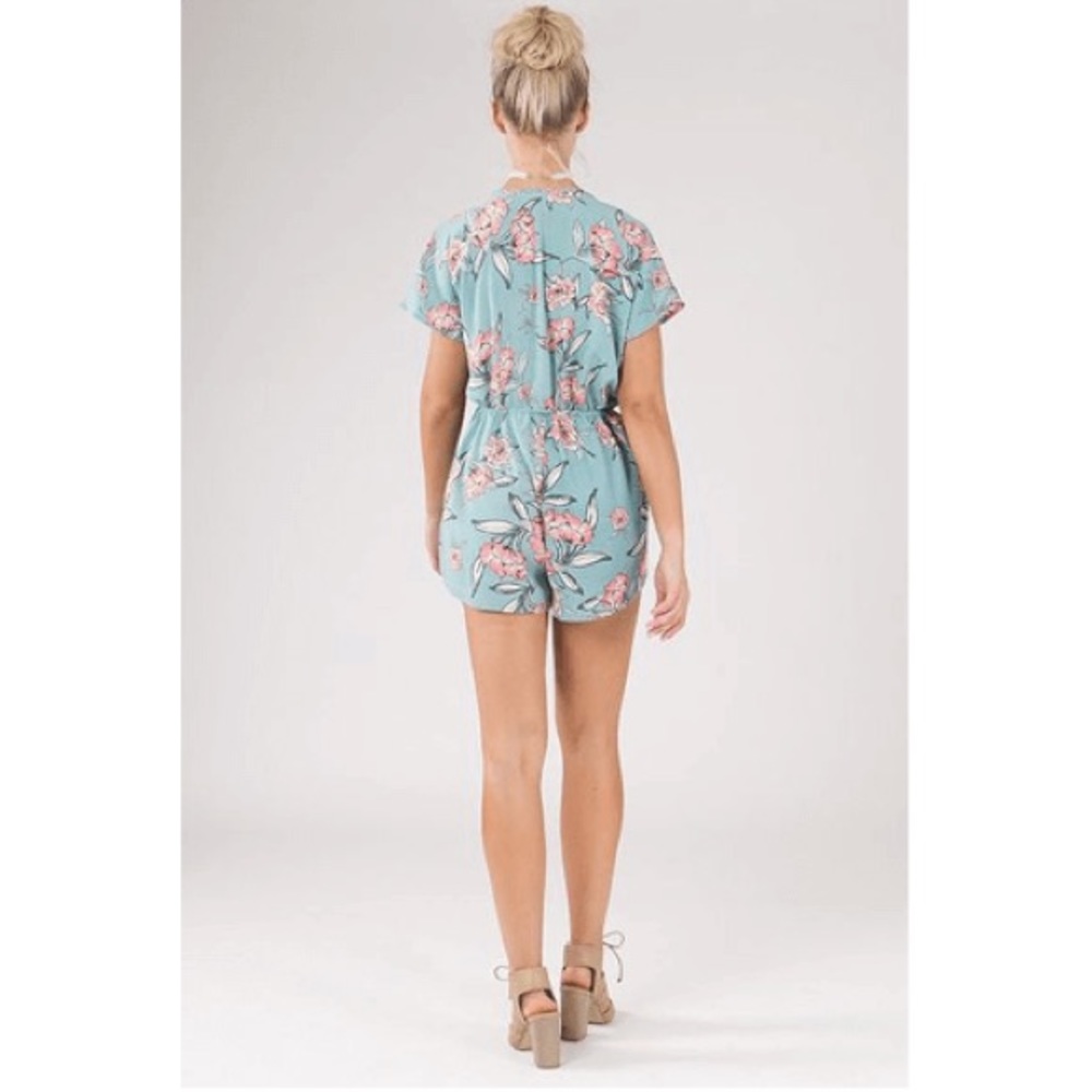Deep V Neck Romper Floral Short Sleeve - Picture 3 of 4